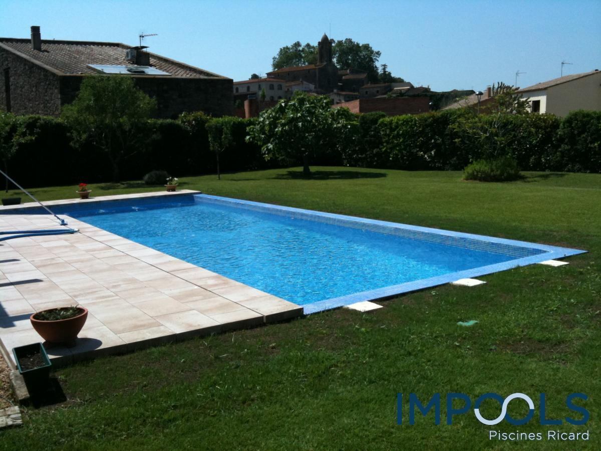 Blue pool built by Impools