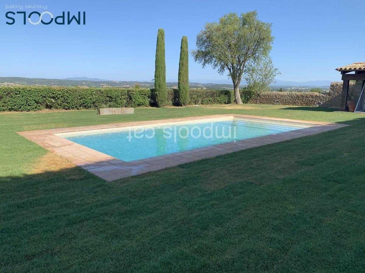 Light pool built by Impools